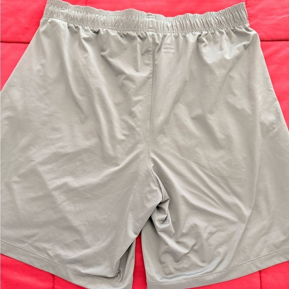Under Armour Men's Gray Athletic Shorts - Picture 2 of 2